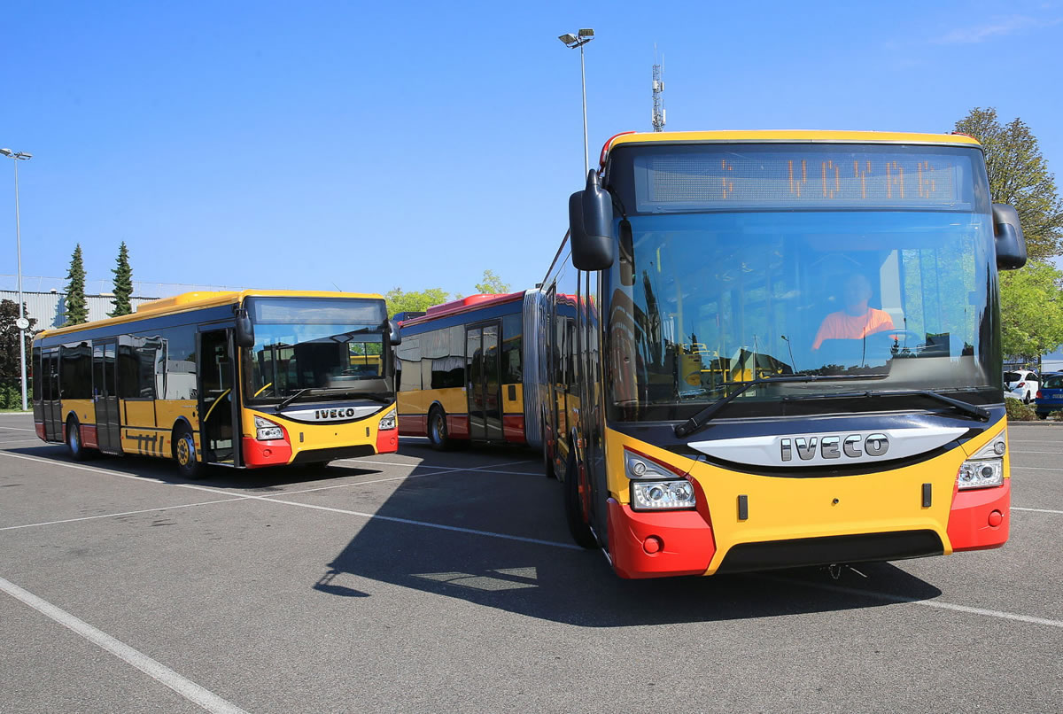 Bus Soléa à l'entrepôt