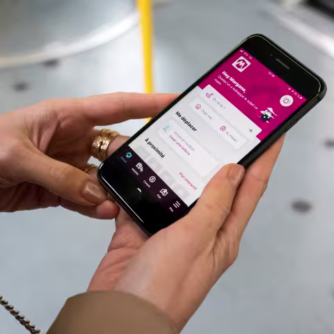 Vue sur l'écran d'un téléphone avec l'application Compte Mobilité m2A