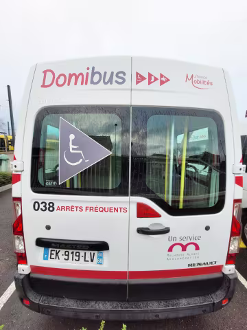 Véhicule PMR Domibus